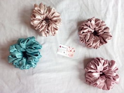 🧕 Hijab-Friendly Voluminous Scrunchies