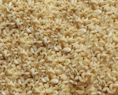 Peeled garlic(Saumu iliyo menywa)_0
