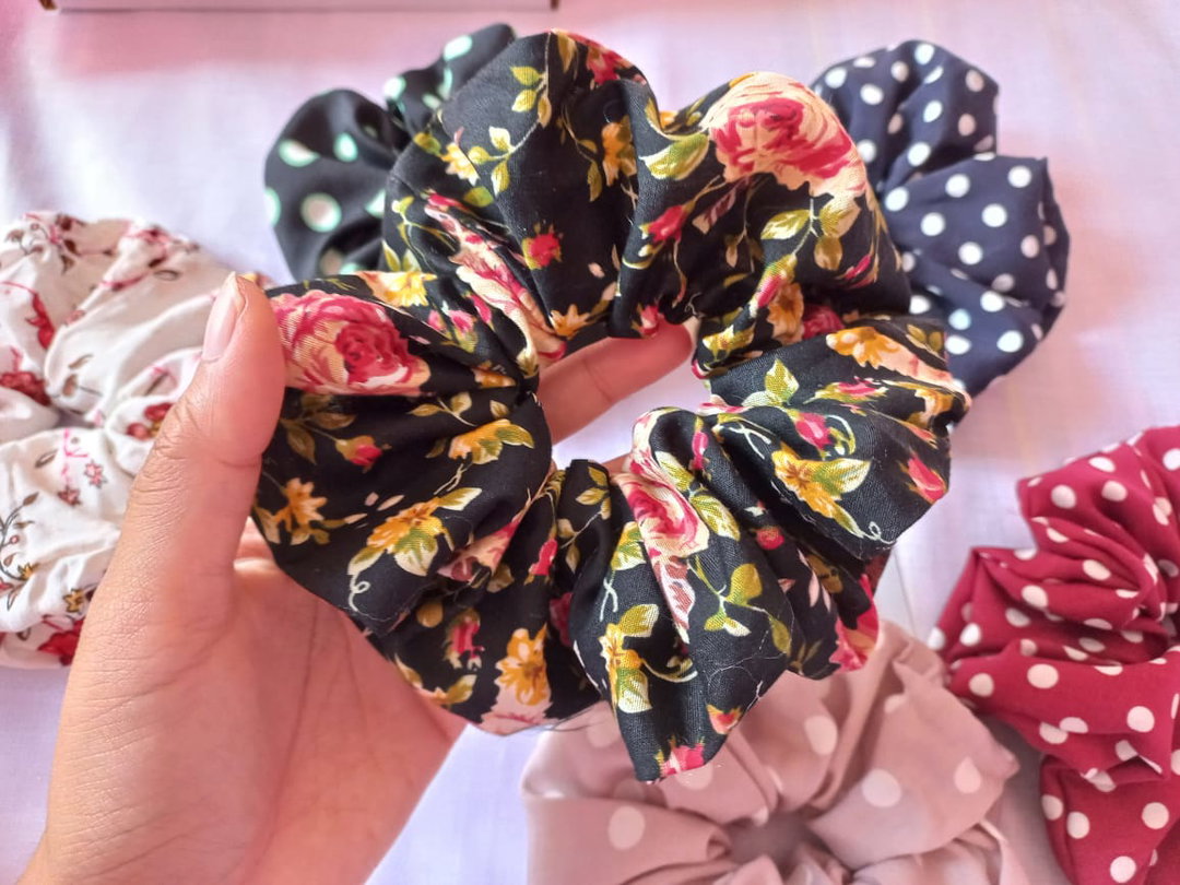 ๐ท Floral Scrunchies โ Your Hairโs Favorite Bouquet ๐ท