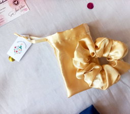 🎁 Scrunchie + Matching Pouch Gift Set 