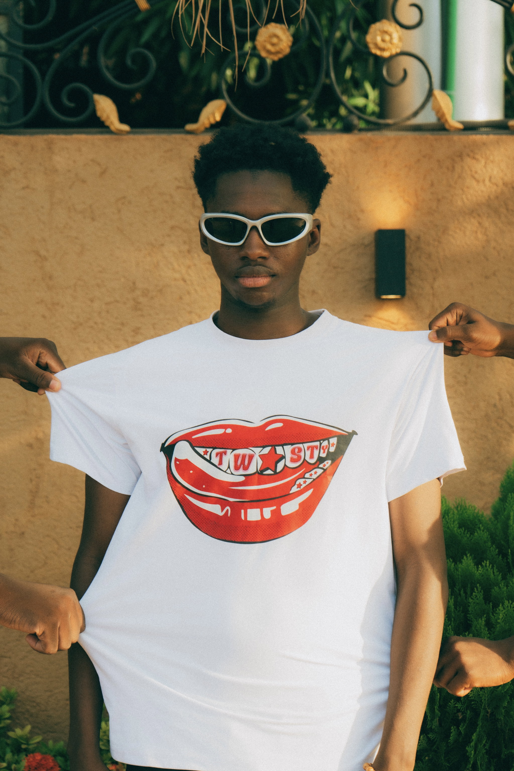 Twisty lips tee_2