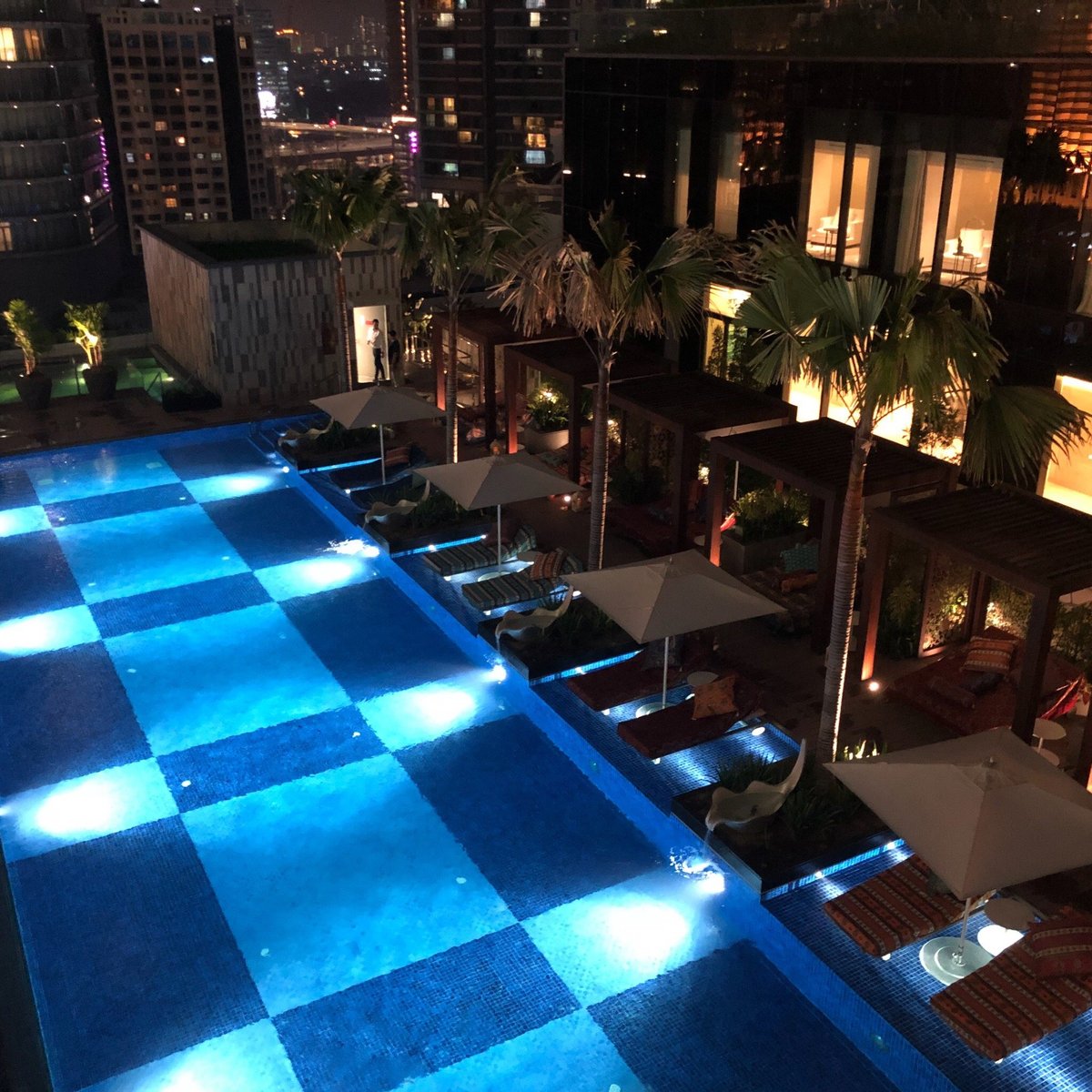 Four Season Private Residence_4