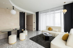 Four Season Private Residence