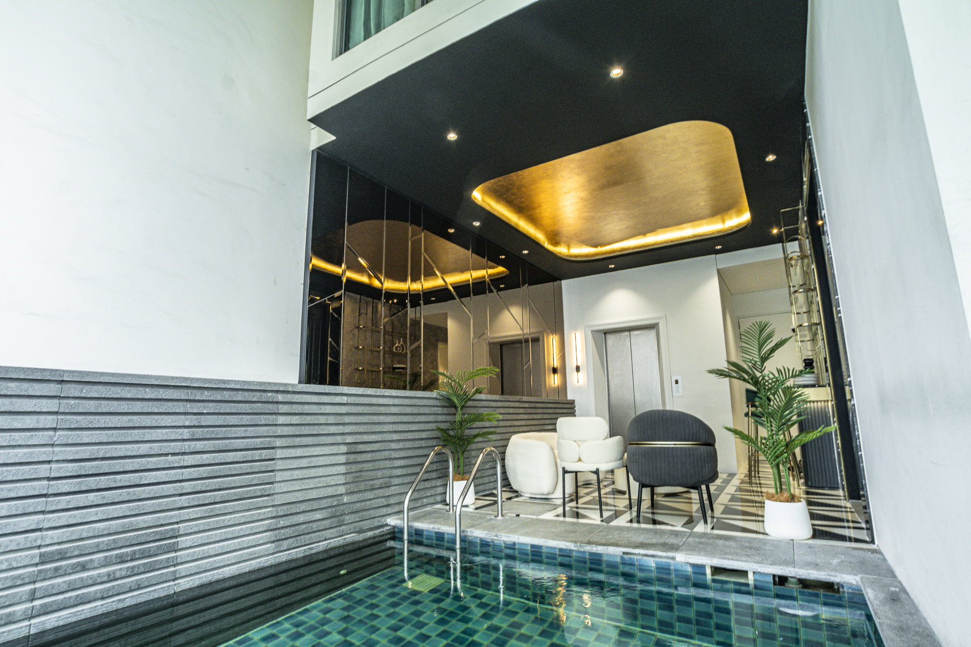One KL with private pool_0