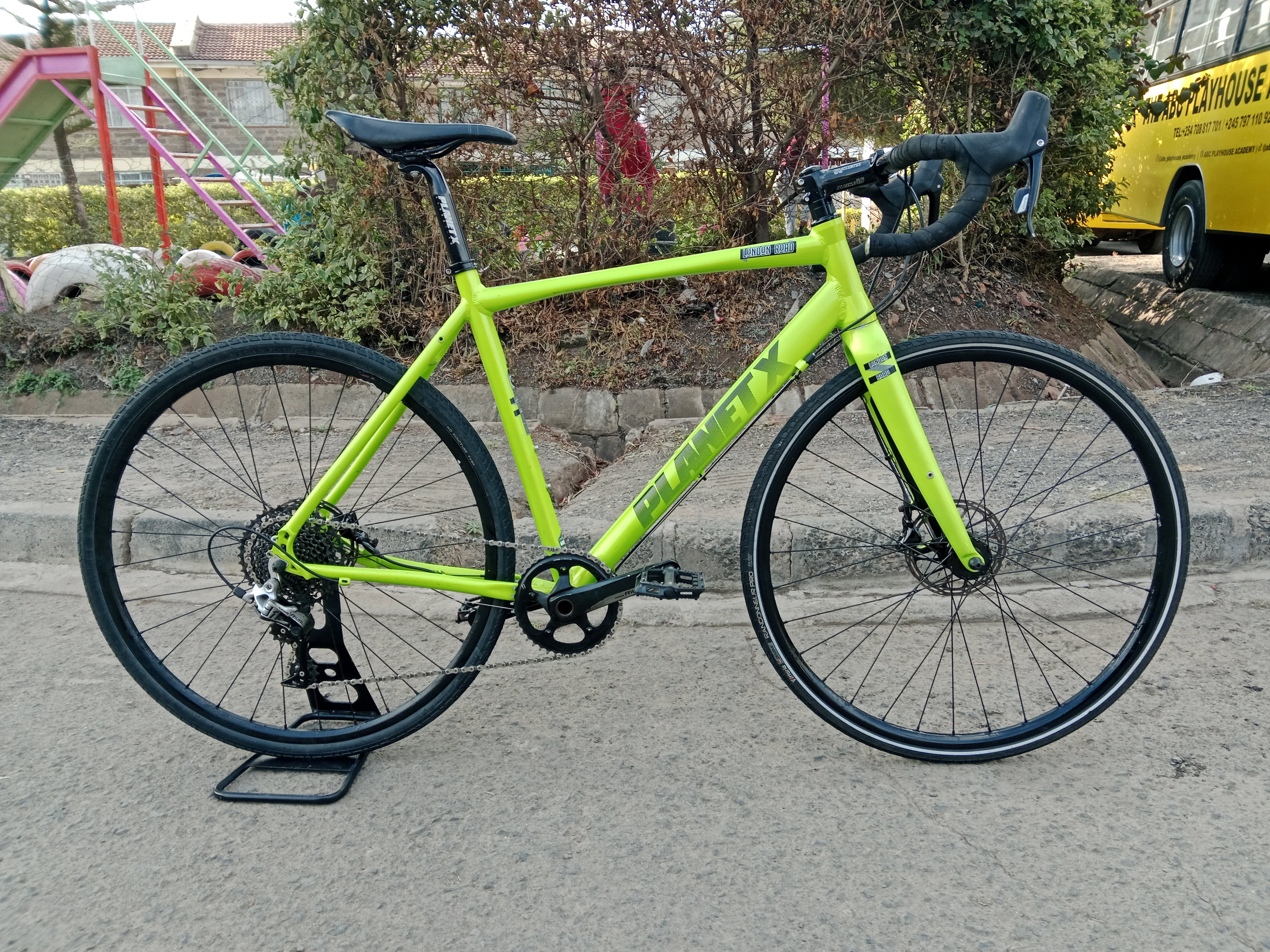 Planet X London Road Rival 1×11 – Size 53 cm (Fluoro Green)