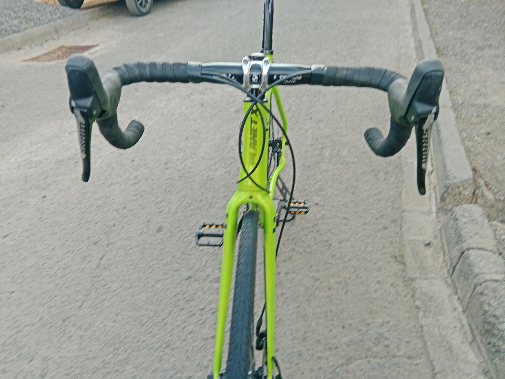 Planet X London Road Rival 1×11 – Size 53 cm (Fluoro Green)_7