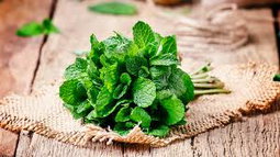 Mint leaves 
