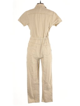 Enterizo beige estilo cargo con botones frontales (Talla S)