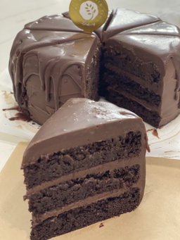Keto Chocolate Fudge Cake