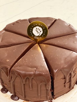 Keto Chocolate Fudge Cake