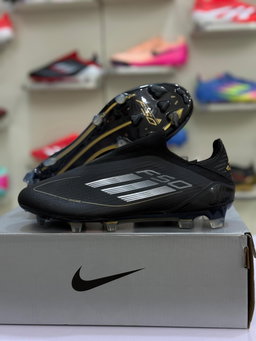 Crampons Adidas F50 