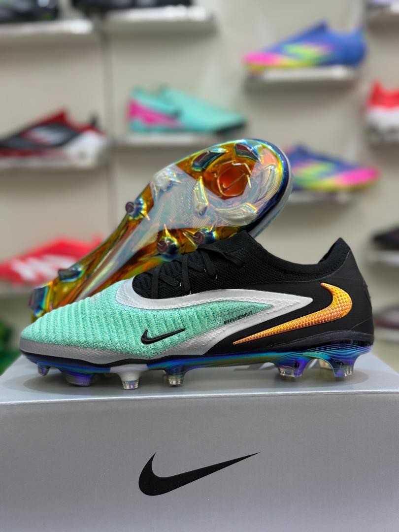 Crampons Nike Phanton 6