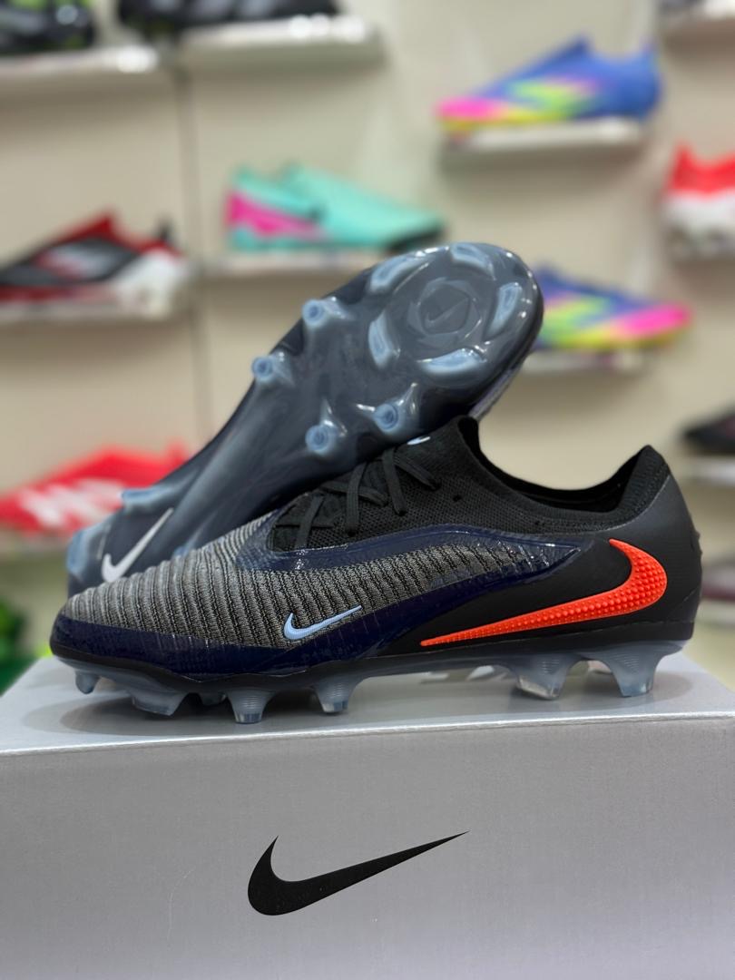 Crampons Nike Phanton 6_1