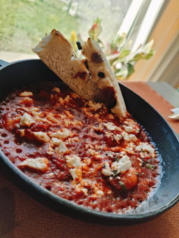 Creveti Saganaki