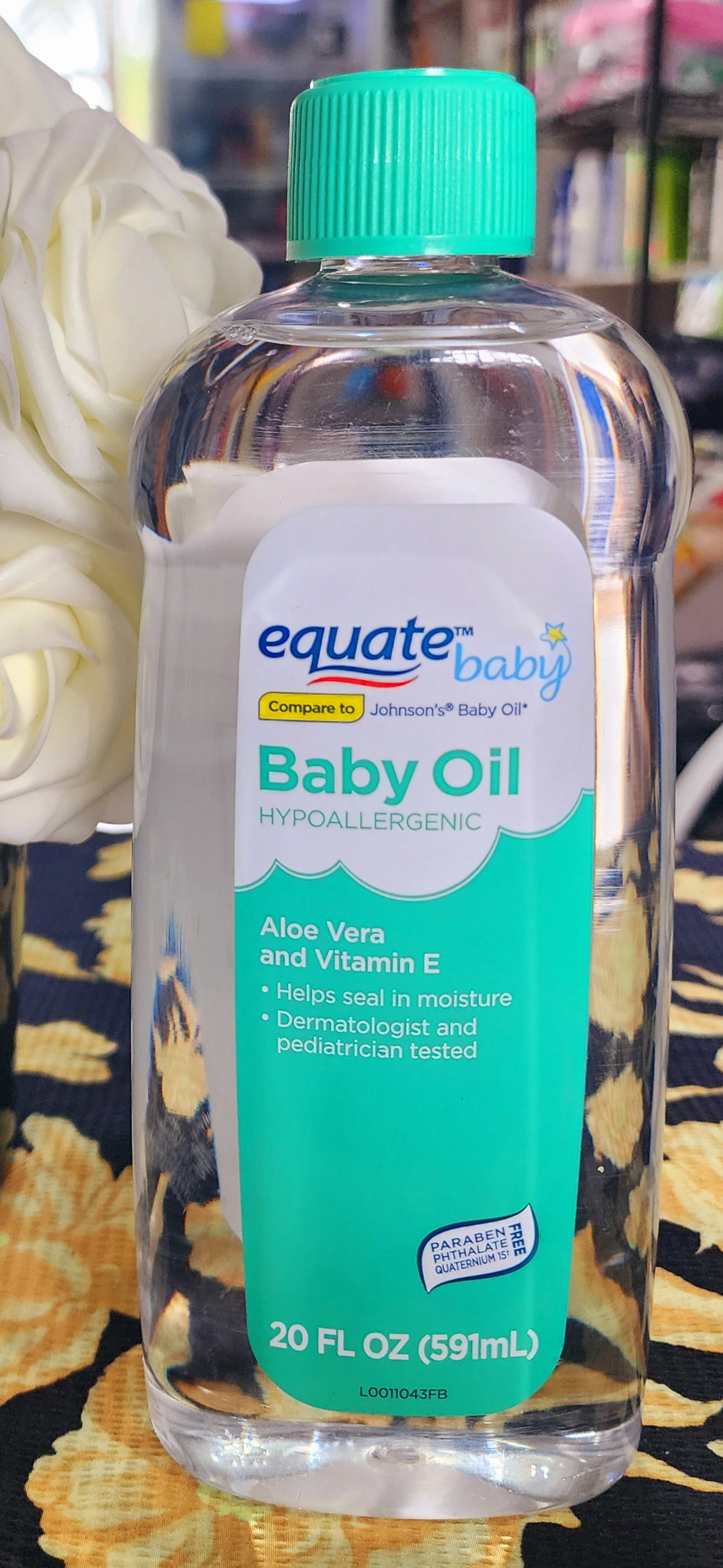 Equate baby hypoallergenic oil Aloe vera & vitamin E_0