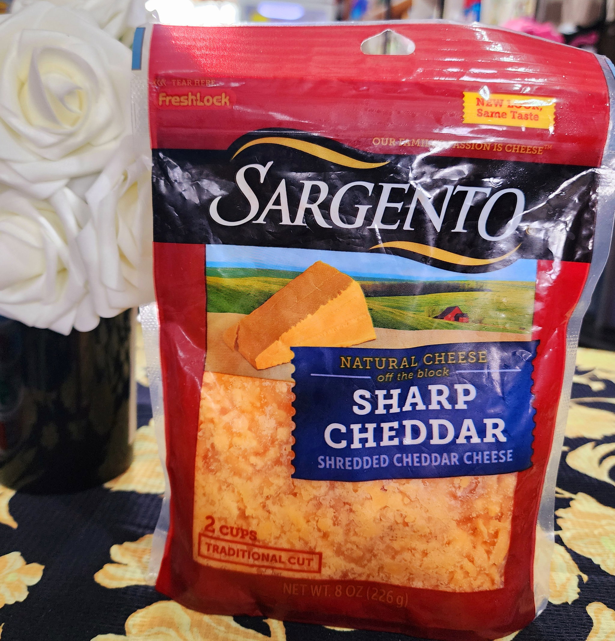 Sargento natural sharp cheddar cheese _0