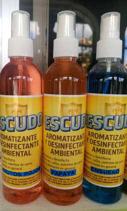 Aromatizante y Desinfectante de muebles y espacios.