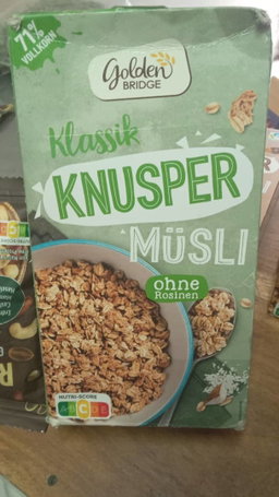 Honey and nuts musli 