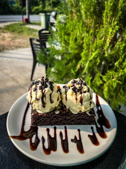 Brownies with icecream