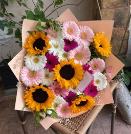 Gerberas con girasoles