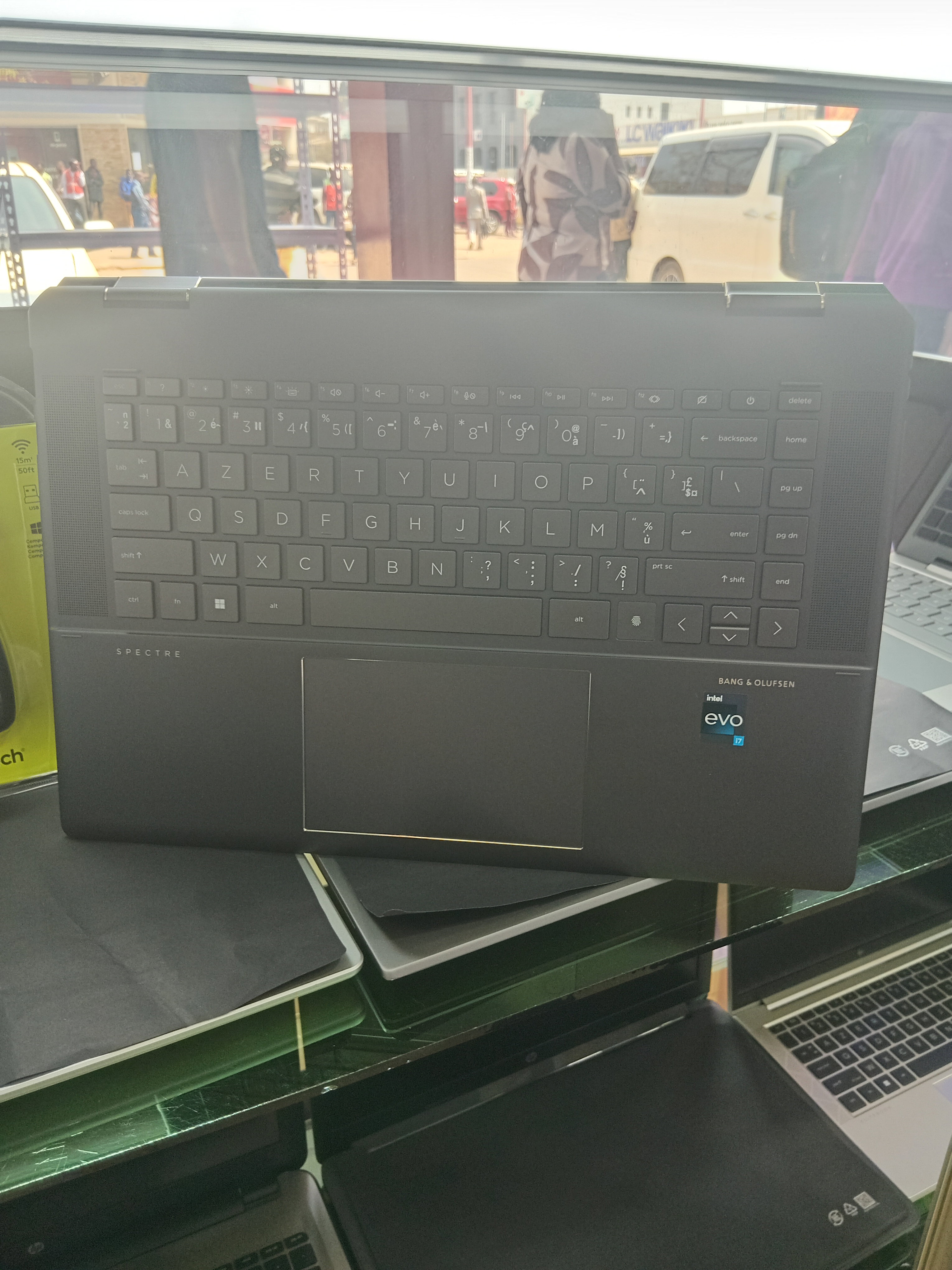 HP SPECTRE CORE i7 AVEC 1TB SSD ET 16GB RAM ECRANT TACTILE