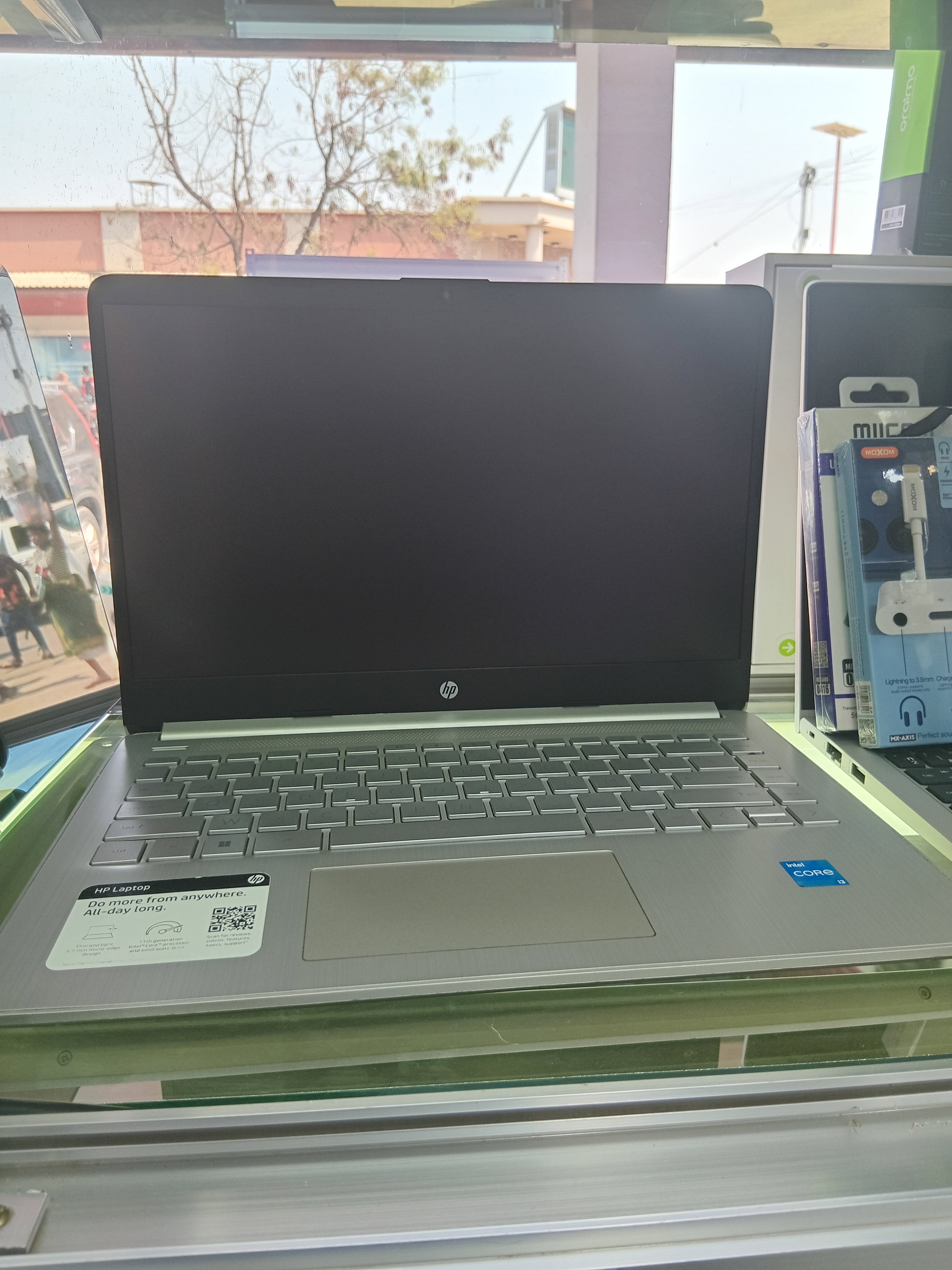 HP CORE i3 AVEC 512GB SSD ET 8GB RAM 14,0’ N_0