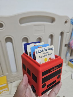 Bus Holder for Cards