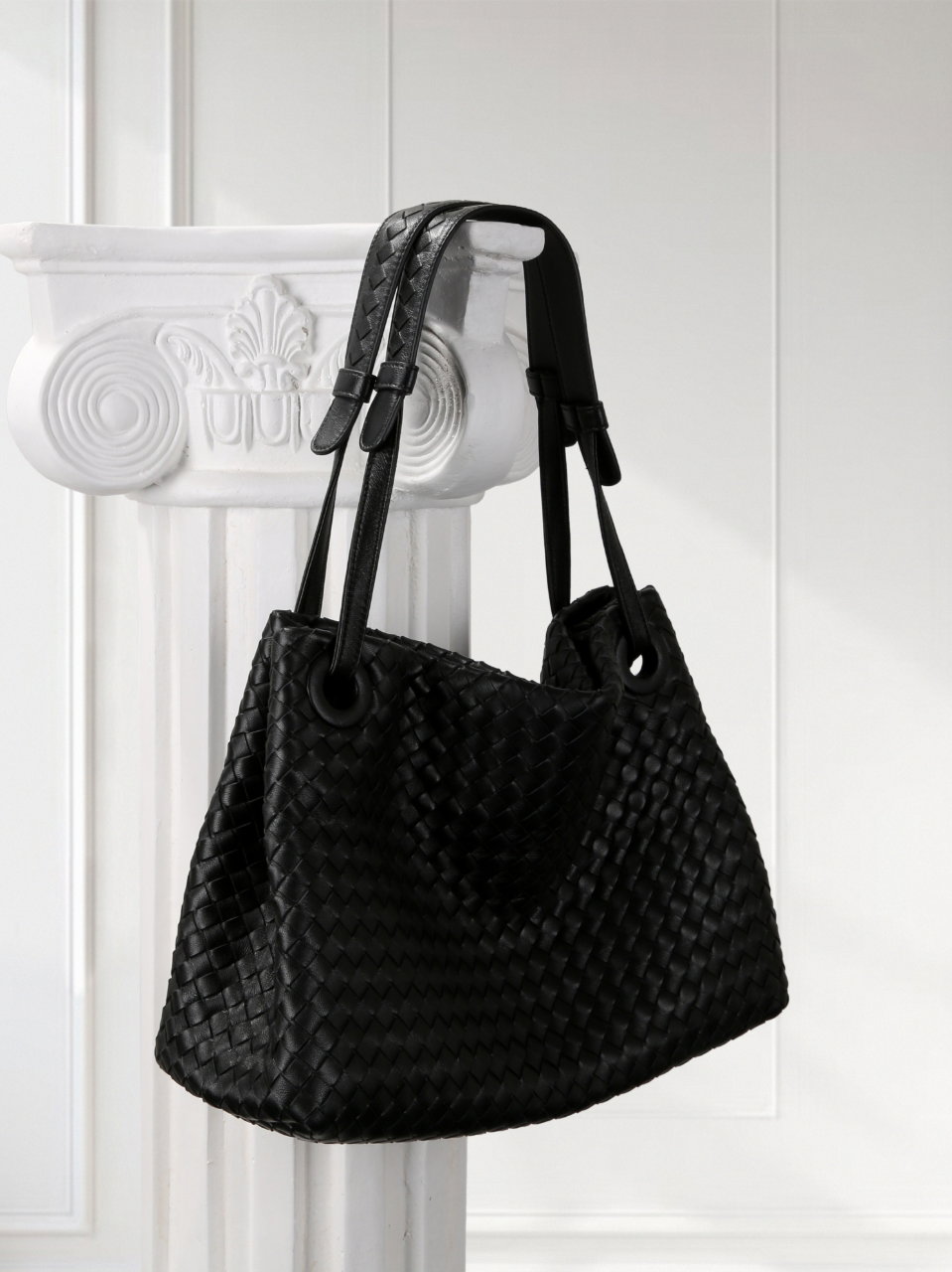 Woven Shoulder Tote Bag [Black]