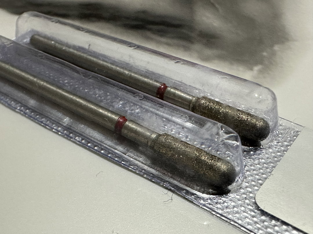 Diamond drill bits Red