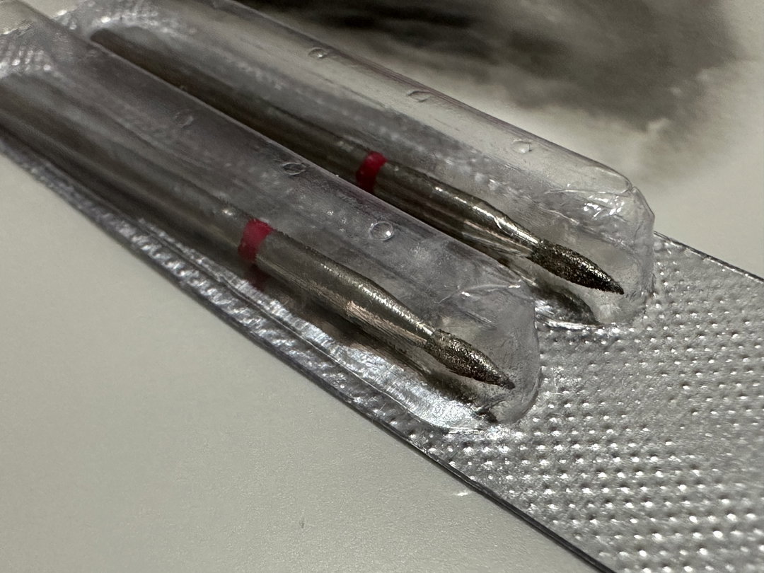Diamond drill bits Red