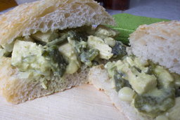 POLLO EN SALSA DE POBLANO CON ELOTE DE MORELOS