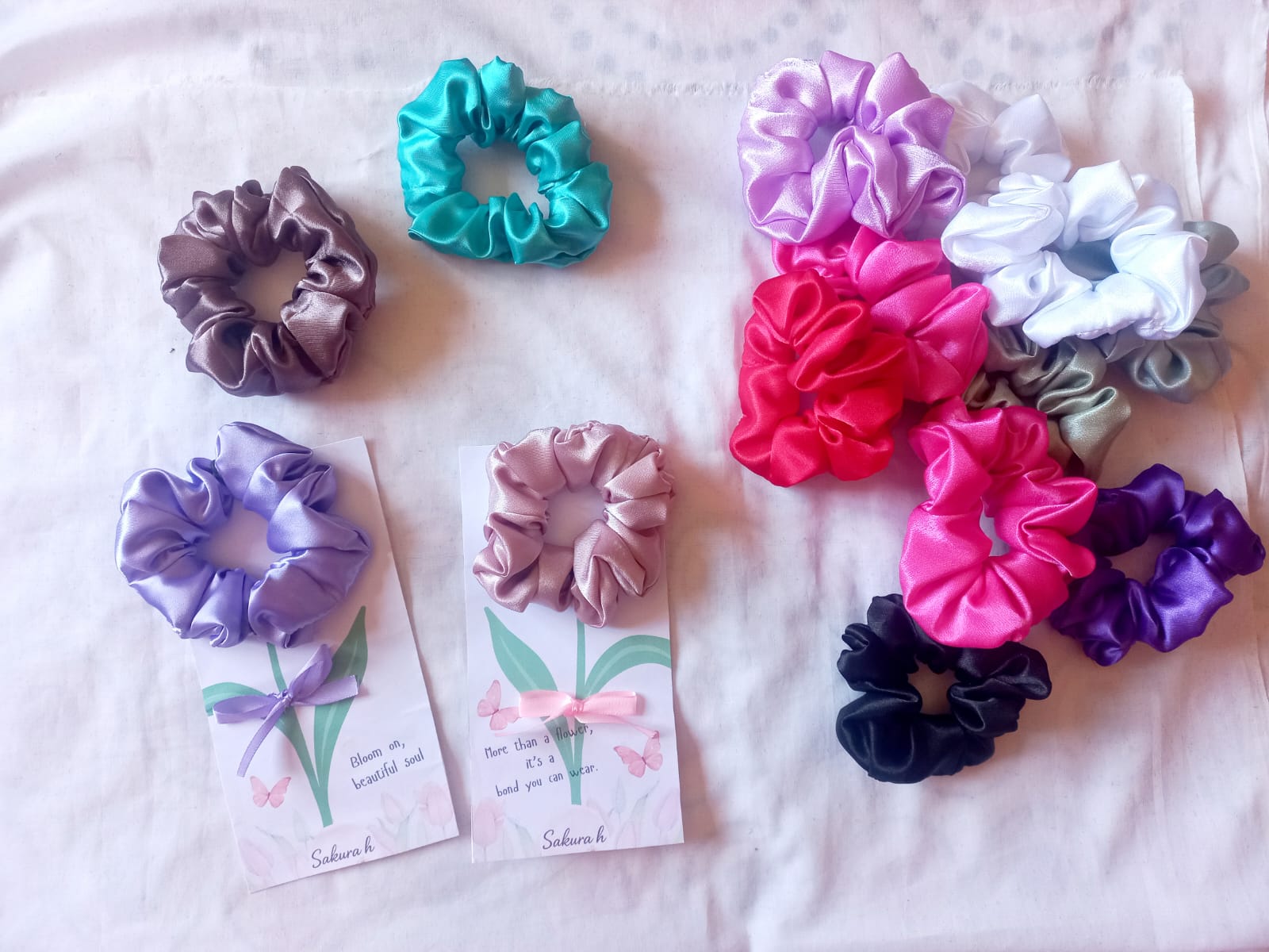 🌸 Elegant Satin Scrunchie – Gift Card Edition_2
