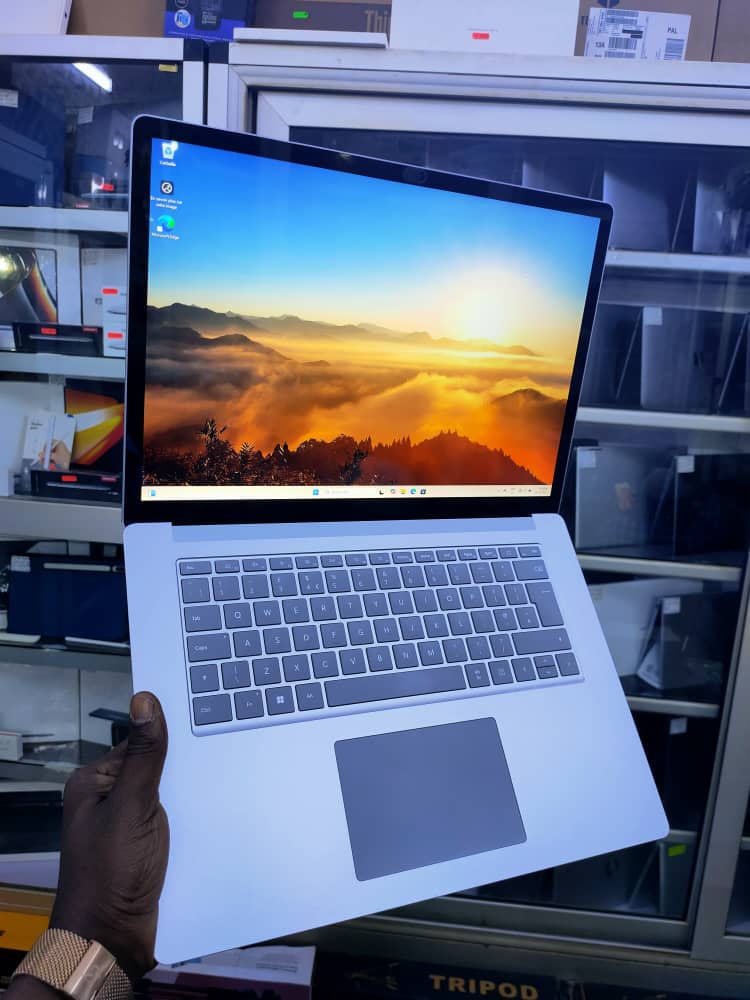 Microsoft Surface Laptop 15" – Intel Core i7, 12ᵉ génération_article_N°:CAI_0112_0
