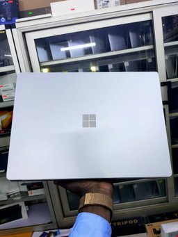 Microsoft Surface Laptop 15" – Intel Core i7, 12ᵉ génération_article_N°:CAI_0112
