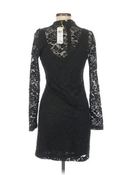 Vestido de Encaje – BCBGeneration (talla 6)