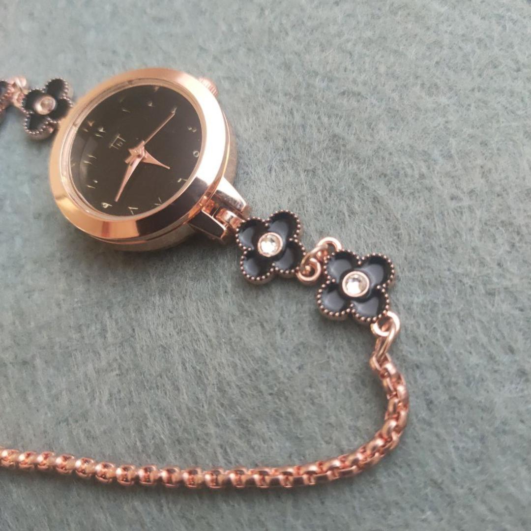 Clover RoseGold Arabic Bracelet Watch_3
