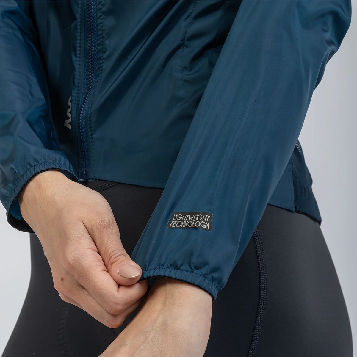 Chaqueta Rompevientos Bike Performance Mujer (SAIL PRUSSIAN BLUE 2.4) _3