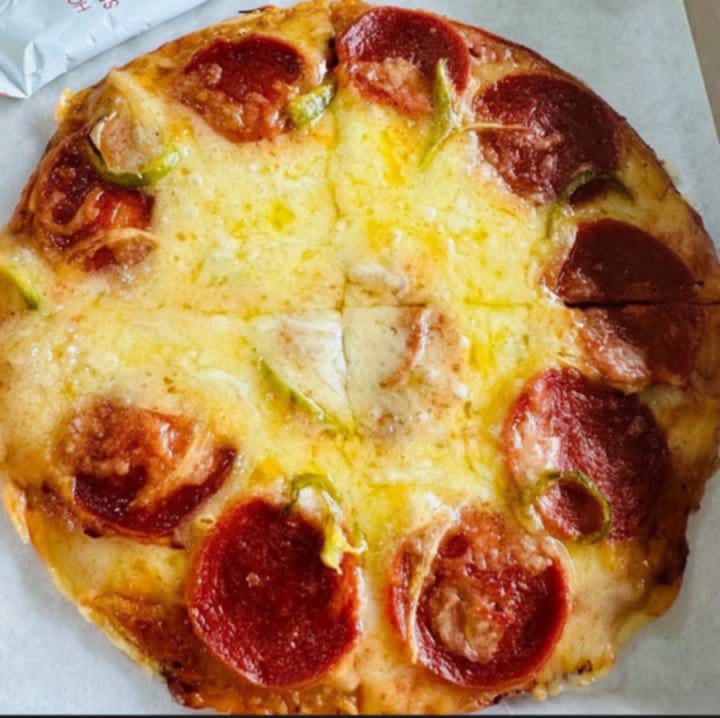 Pepperoni Pizza (frozen)