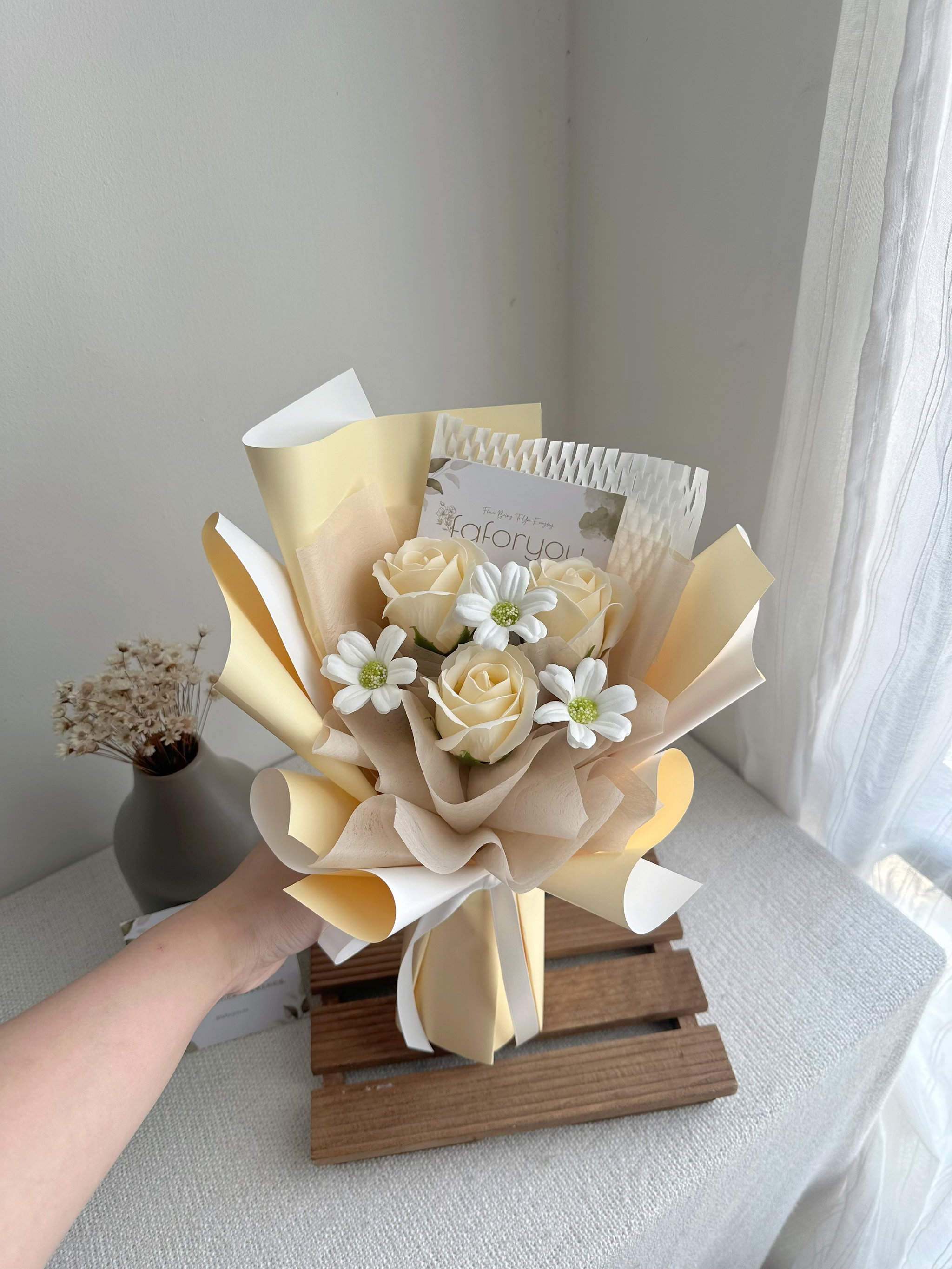(3R012) 3 Stalk Small Soap Rose Chamomile Bouquet _1