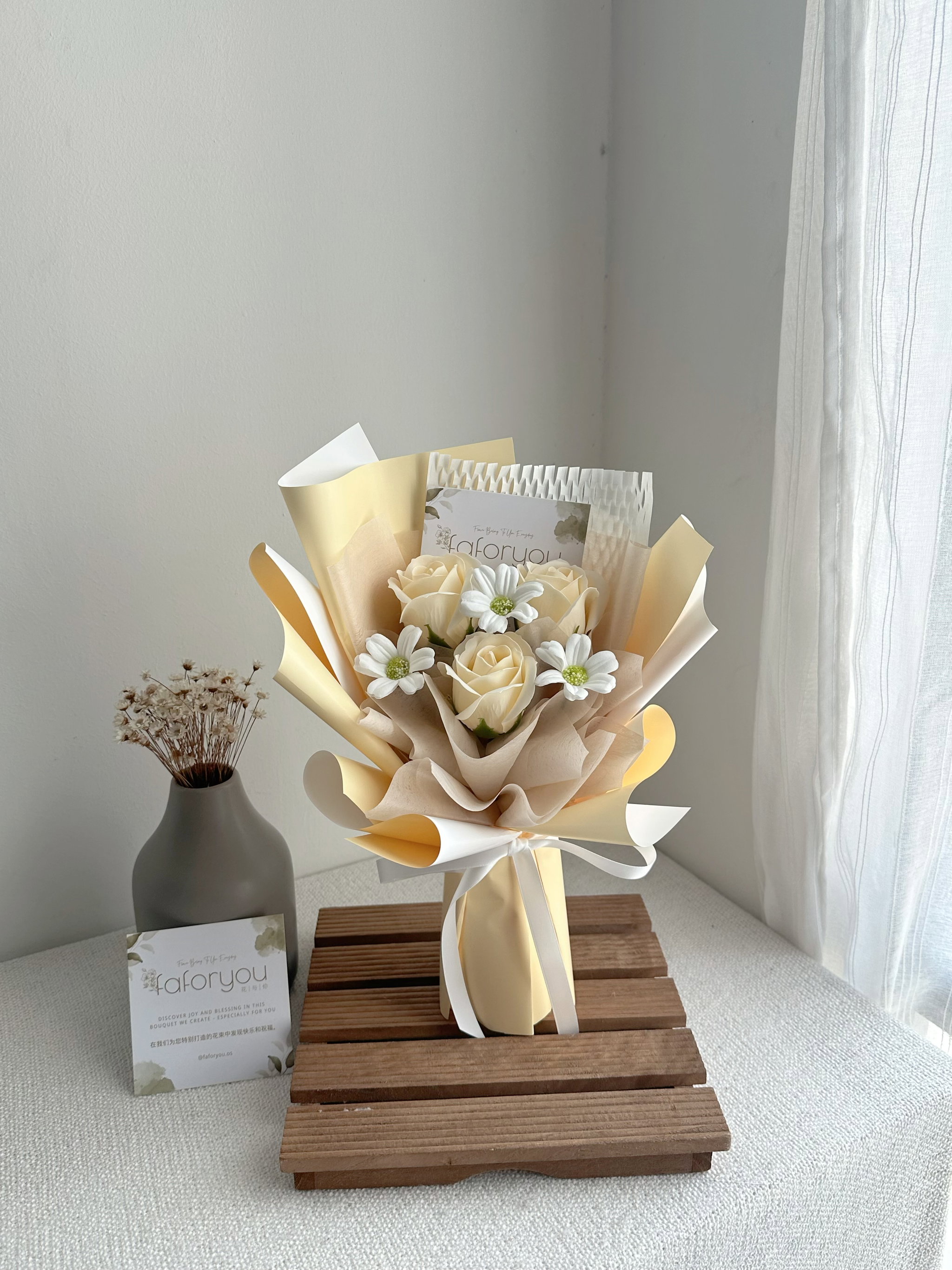 (3R012) 3 Stalk Small Soap Rose Chamomile Bouquet _0