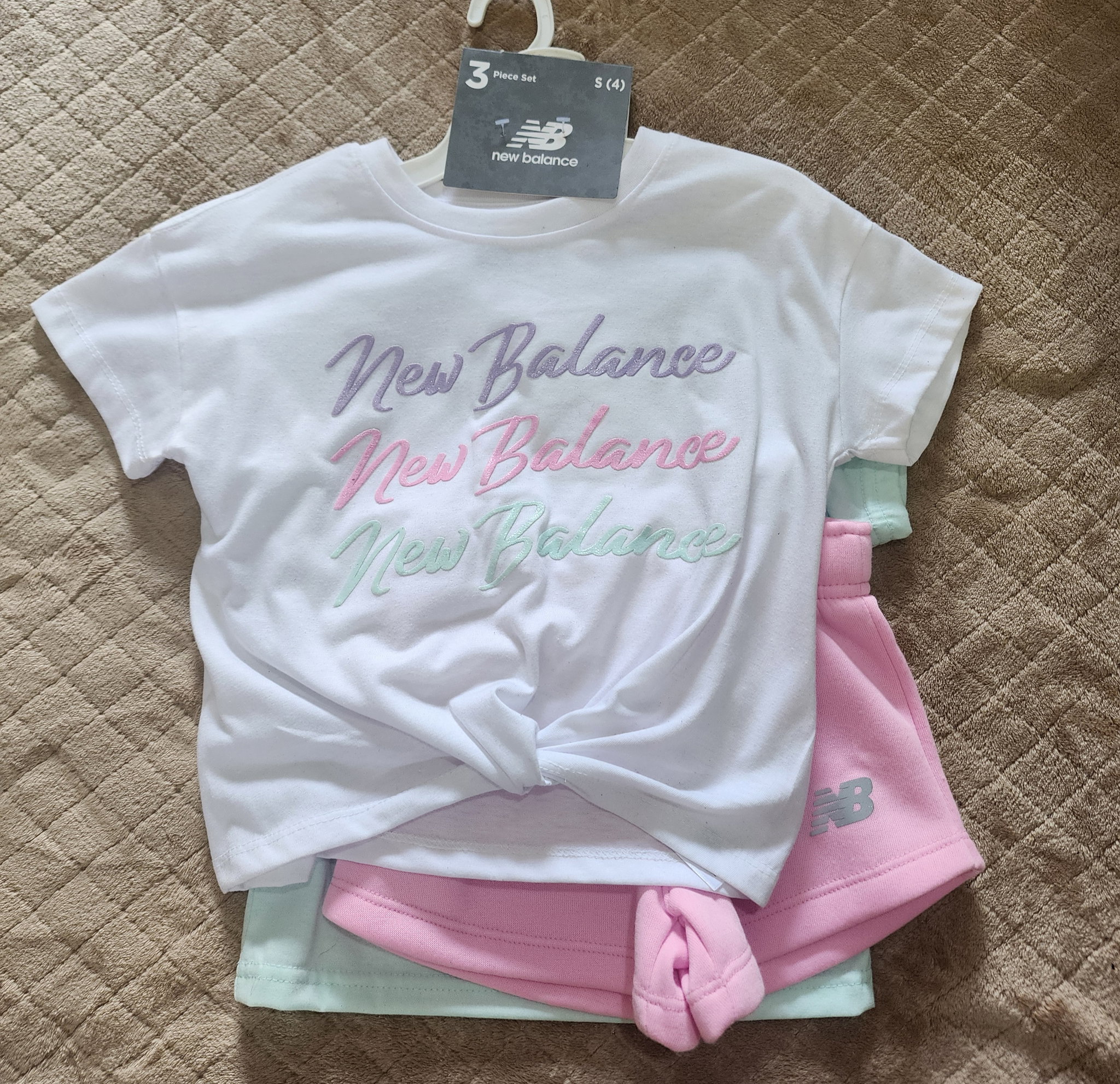 New Balance little girls 3 piece set size 4_0