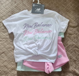 New Balance little girls 3 piece set size 4