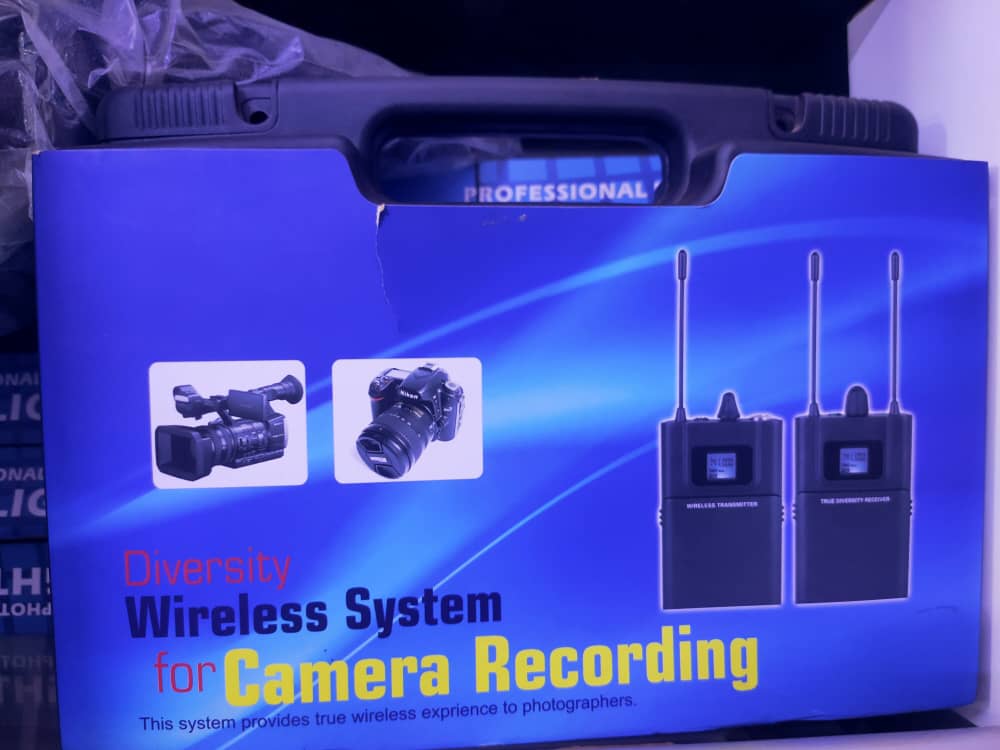 Système Micro Sans Fil pour Enregistrement Vidéo_article_N°:CAI_0072_0