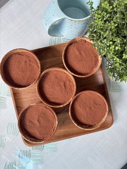 classic tiramisu (cup) 