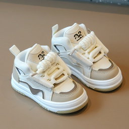 Children's sports shoes 