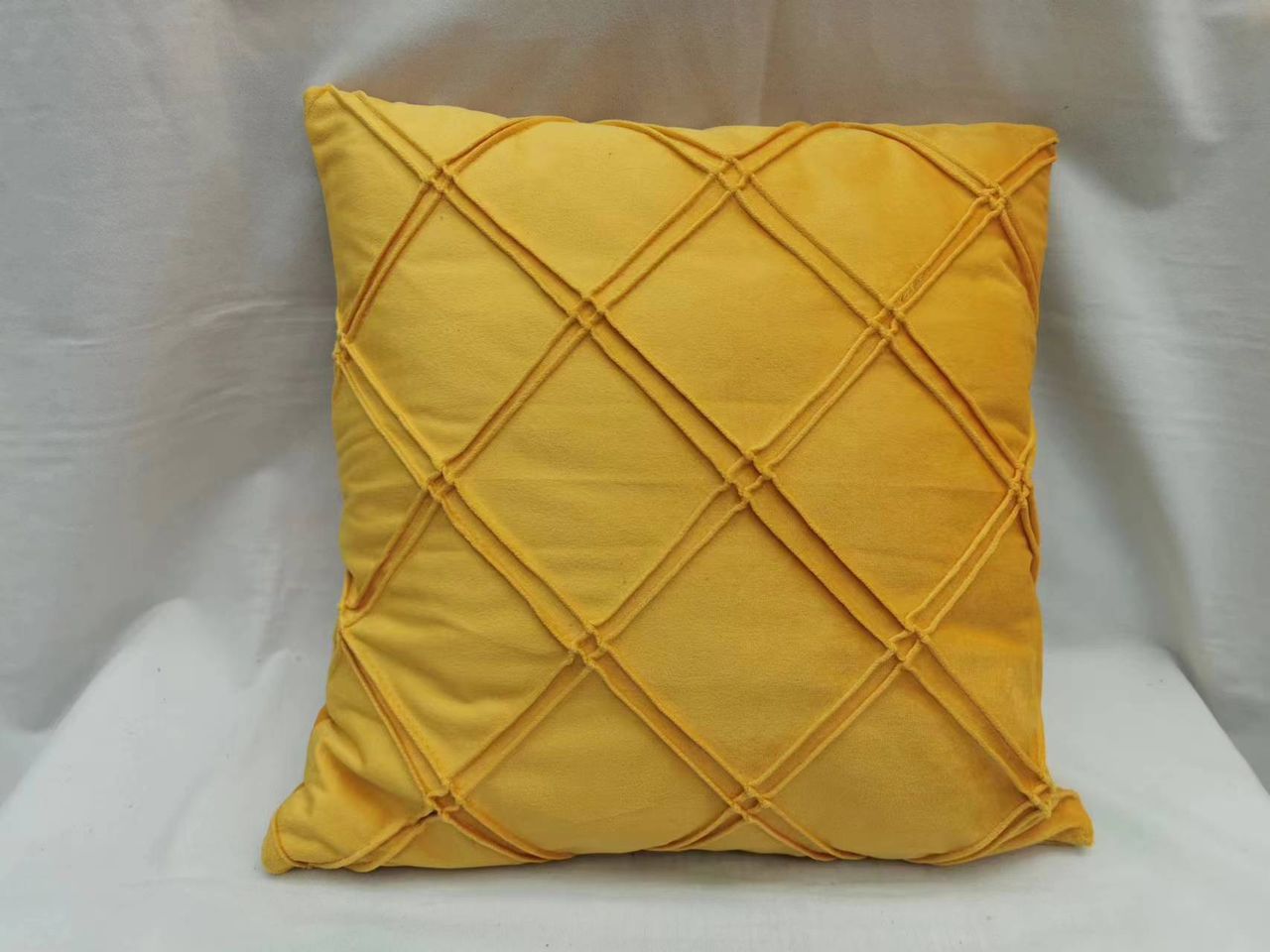 Coussin décoratif en velours – Motif quadrillé (plusieurs couleurs)_2