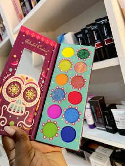 Eyeshadow palette 