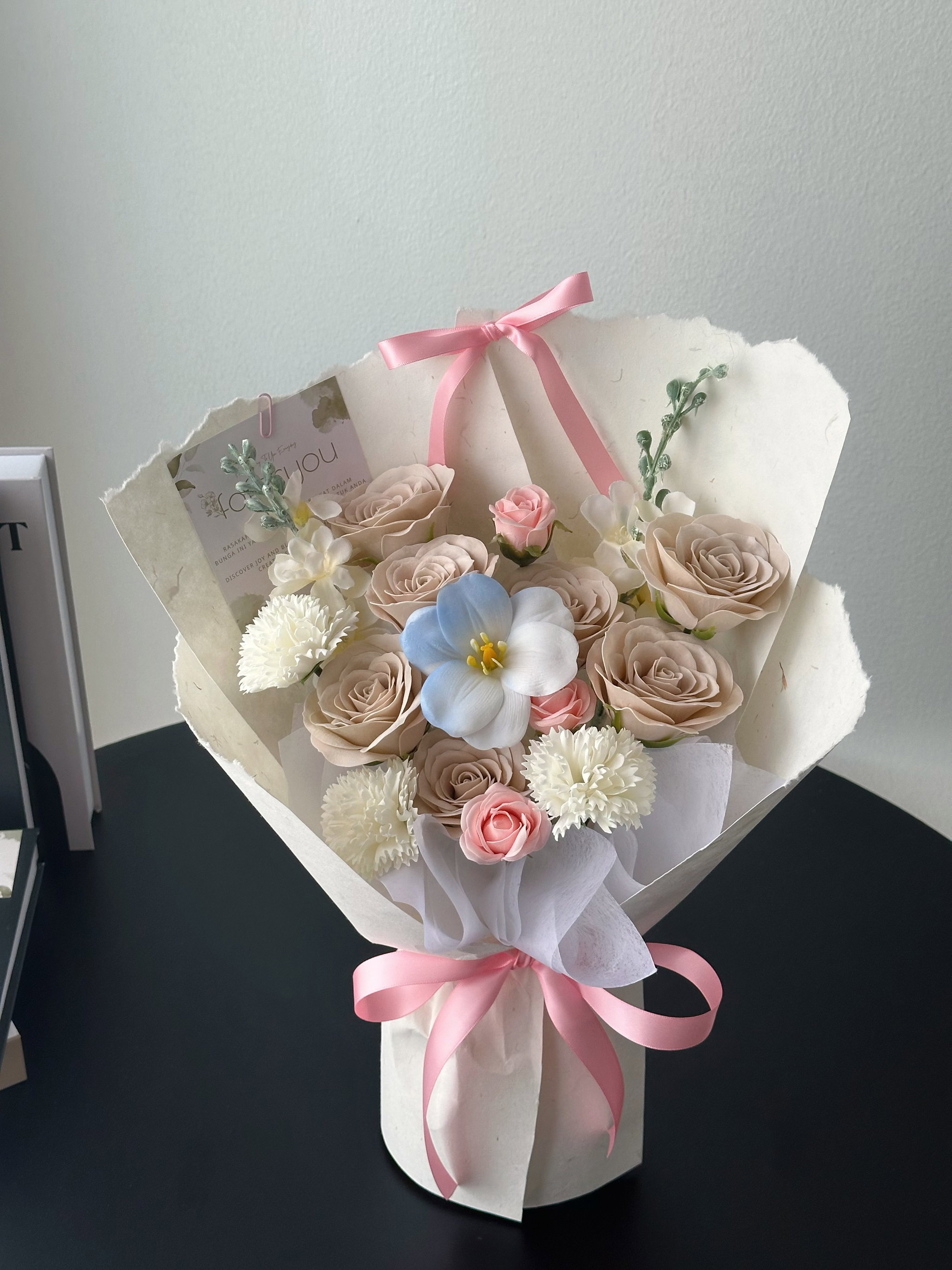 7 Stalk Soap Awakening Rose Mixed Bouquet _1