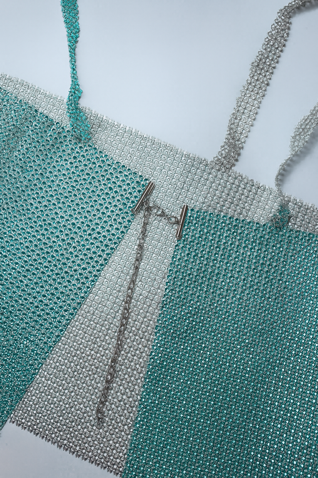 Crop top brillante verde con tirantes metálicos - Size S_0