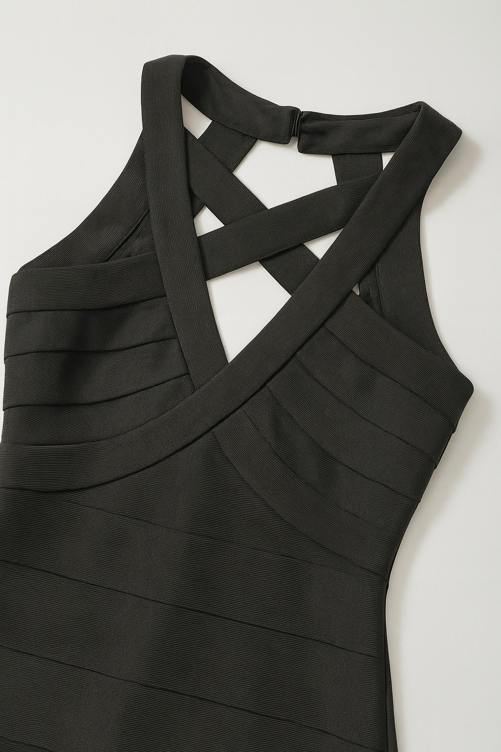 Vestido negro ajustado con cuello halter cruzado - Size S_1